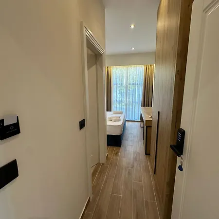 Harper Aparthotel 3*